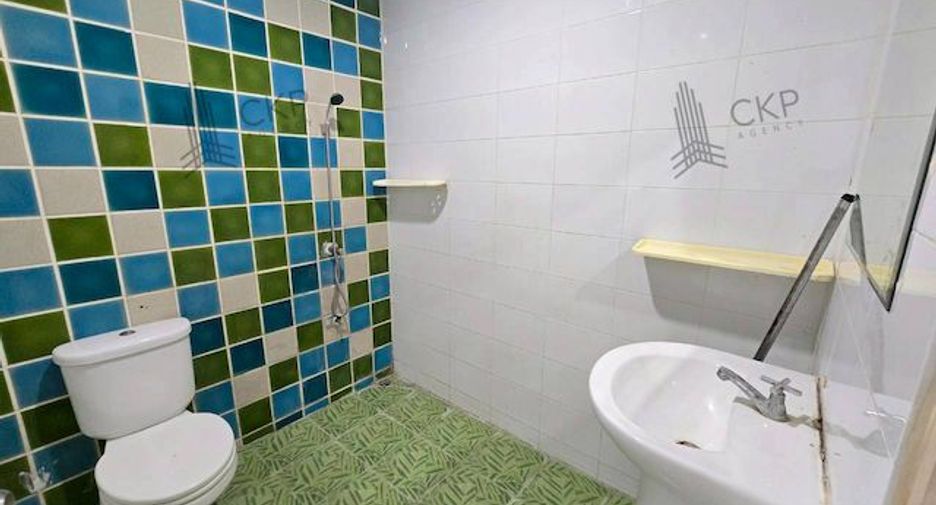 For rent and for sale 4 bedrooms townhouse in Bang Phli, Samut Prakan