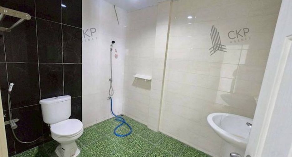 For rent and for sale 4 bedrooms townhouse in Bang Phli, Samut Prakan