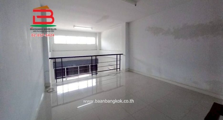 For sale 2 bedrooms retail Space in Mueang Prachinburi, Prachin Buri