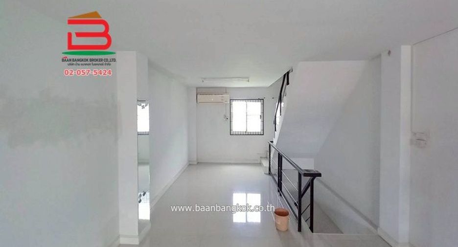 For sale 2 bedrooms retail Space in Mueang Prachinburi, Prachin Buri