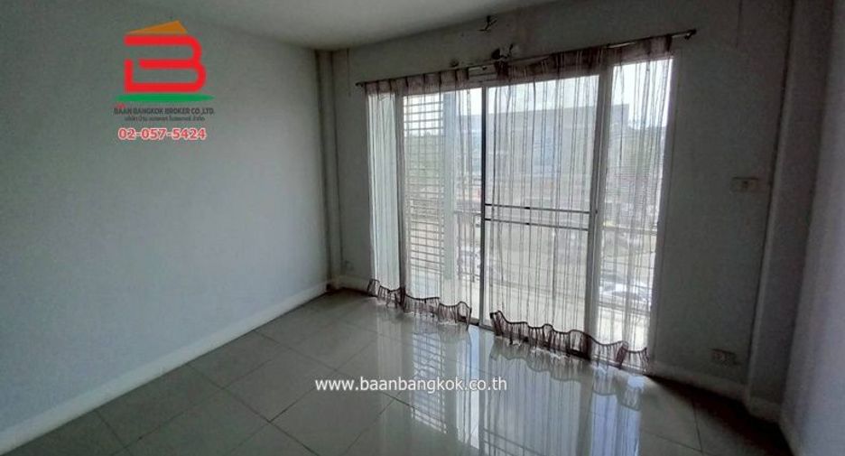 For sale 2 bedrooms retail Space in Mueang Prachinburi, Prachin Buri