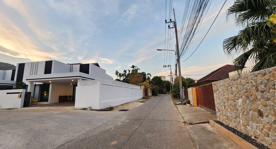 For rent 2 bedrooms villa in Mueang Phuket, Phuket