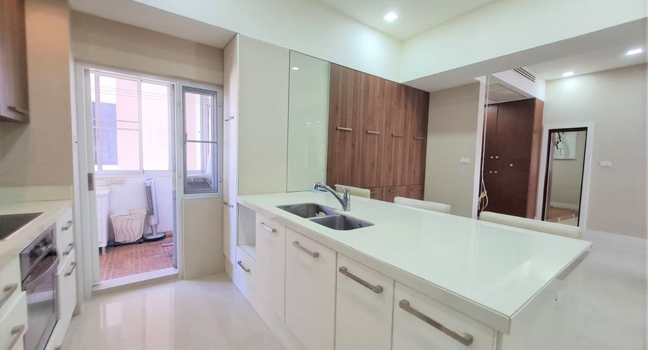 Condo en alquiler de 2 habitaciones en Khlong Toei, Bangkok