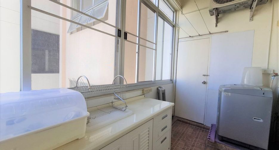 Condo en alquiler de 2 habitaciones en Khlong Toei, Bangkok