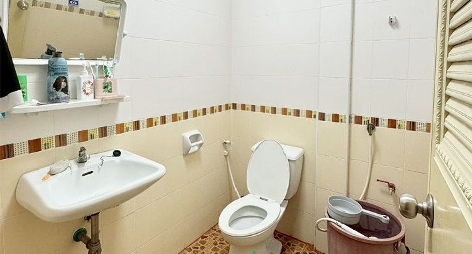 Casa adosada en venta de 3 habitaciones en Nong Khaem, Bangkok