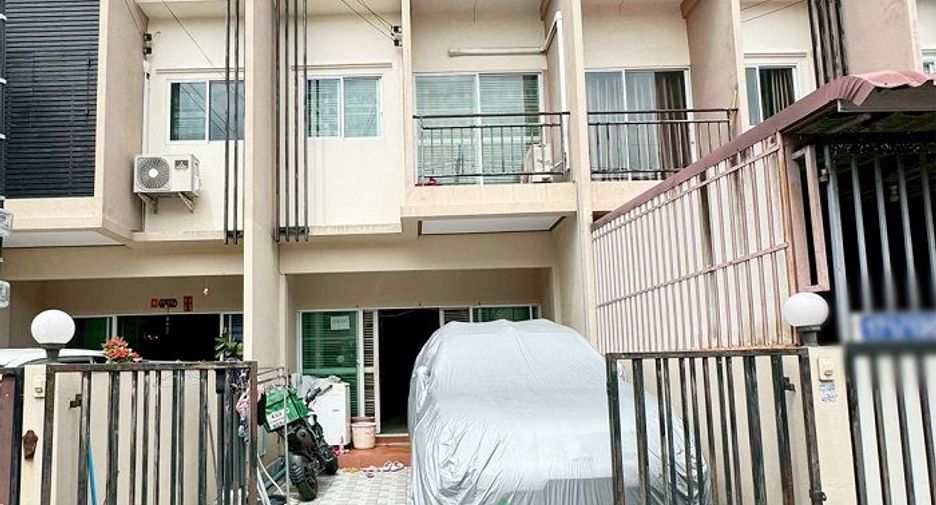 Casa adosada en venta de 3 habitaciones en Nong Khaem, Bangkok