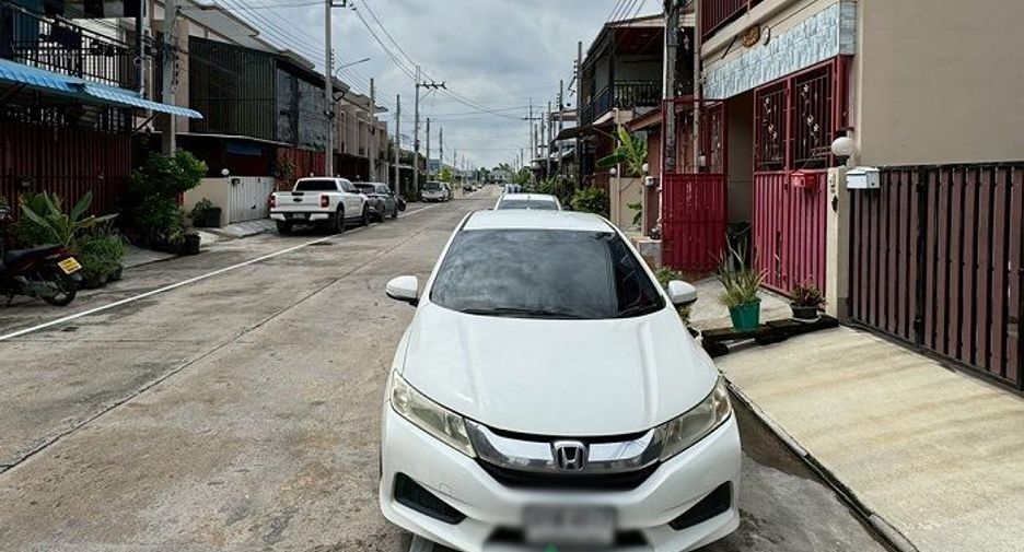 Casa adosada en venta de 3 habitaciones en Nong Khaem, Bangkok