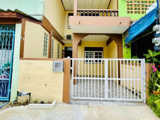 Casa adosada en alquiler de 2 habitaciones en Si Racha, Chonburi