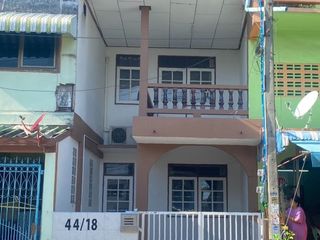 Casa adosada en alquiler de 2 habitaciones en Si Racha, Chonburi