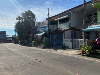 Casa adosada en alquiler de 2 habitaciones en Si Racha, Chonburi