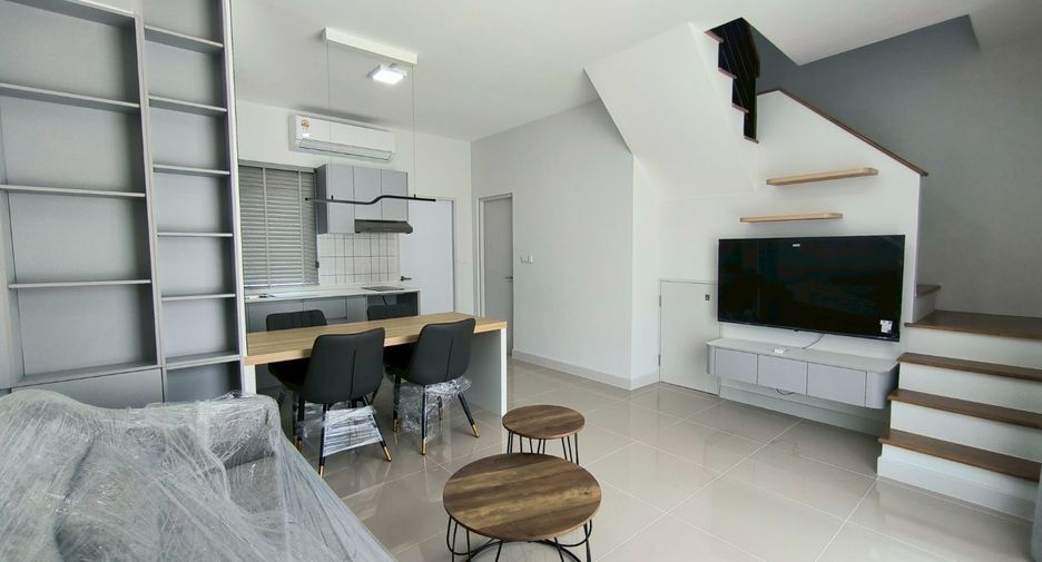 For rent 3 bedrooms townhouse in Bang Phli, Samut Prakan