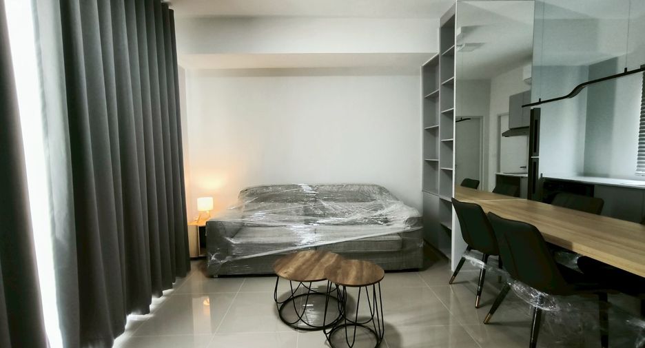 For rent 3 bedrooms townhouse in Bang Phli, Samut Prakan