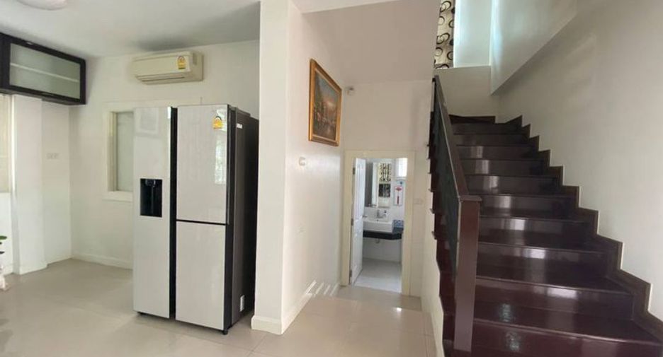 For sale 3 bedrooms house in Si Racha, Chonburi
