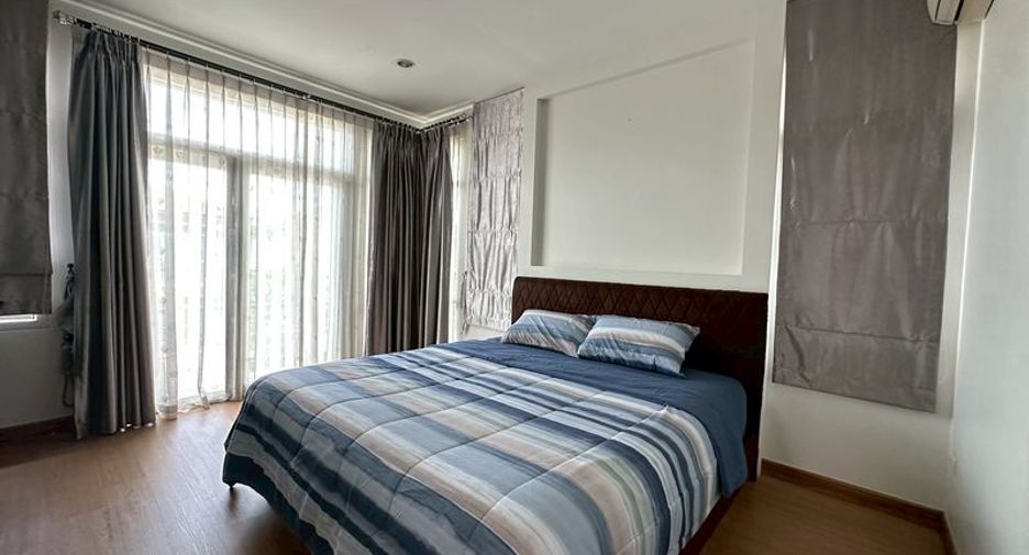For sale 3 bedrooms house in Si Racha, Chonburi