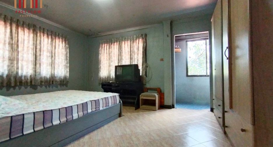 For sale 3 bedrooms house in Khlong Sam Wa, Bangkok