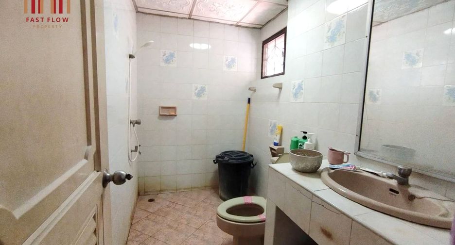 For sale 3 bedrooms house in Khlong Sam Wa, Bangkok