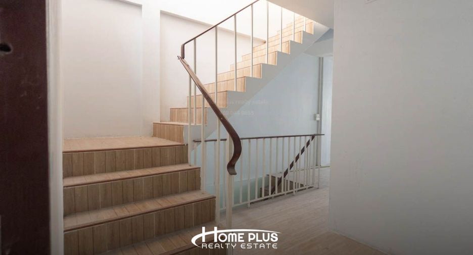 For sale 4 bedrooms retail Space in Bang Na, Bangkok