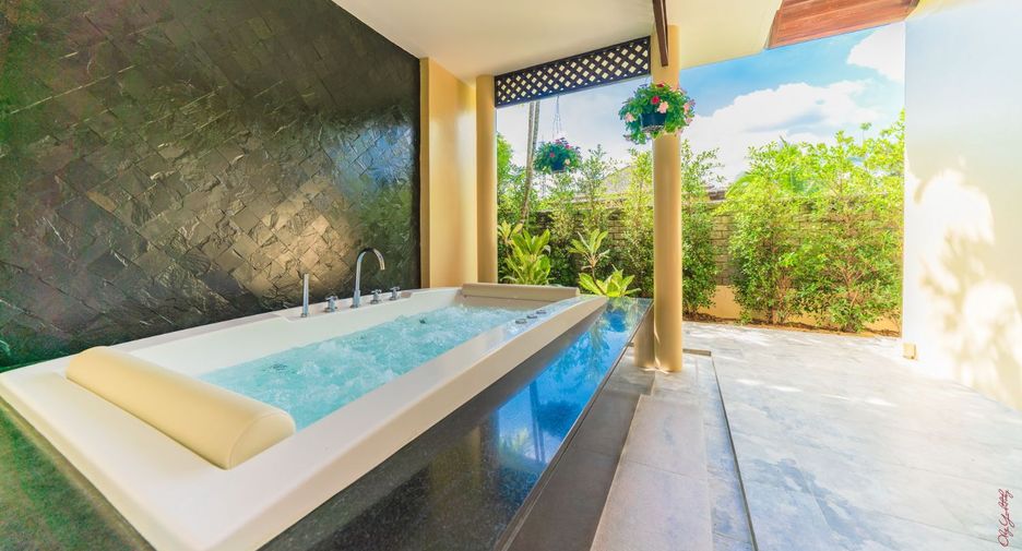 For rent 4 bedrooms villa in Thalang, Phuket