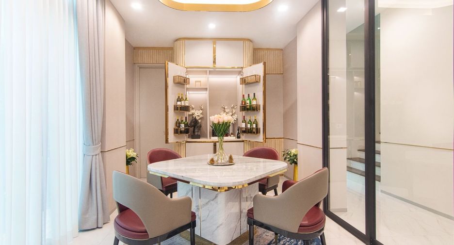 For sale 2 ベッドルーム office in Bang Kapi, Bangkok
