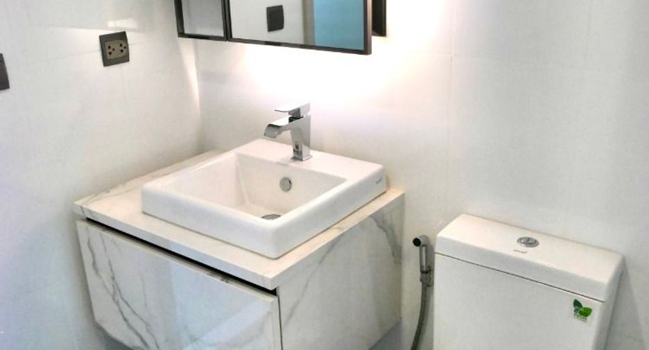 For sale 1 bed condo in Phra Khanong, Bangkok