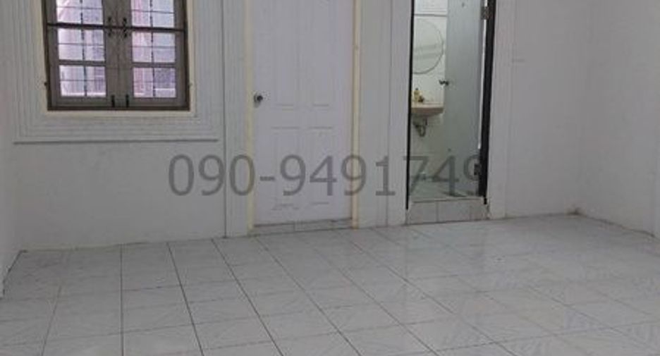 For rent 4 bedrooms townhouse in Bang Bon, Bangkok