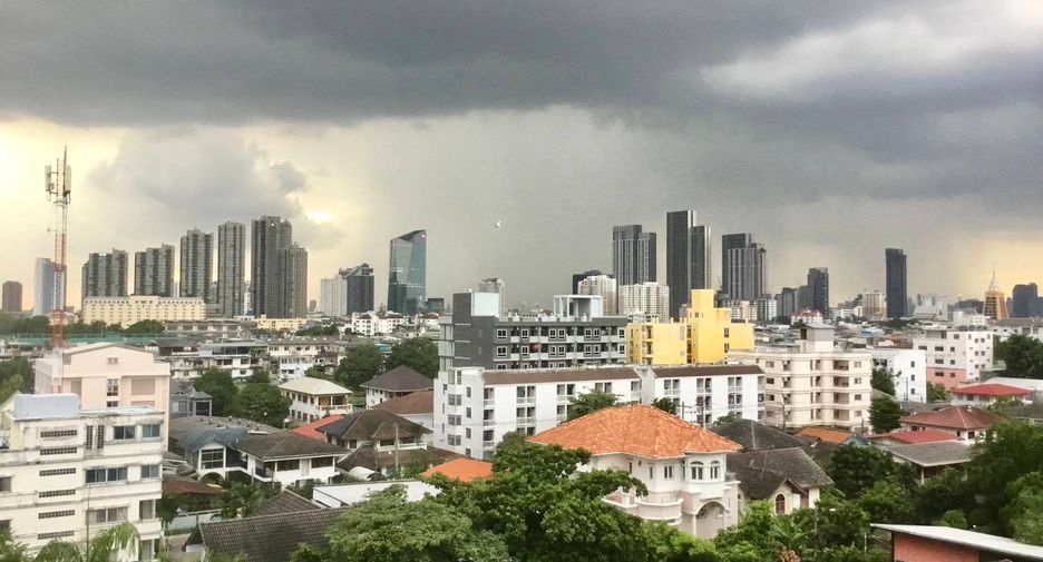 For sale 1 bed condo in Bang Na, Bangkok