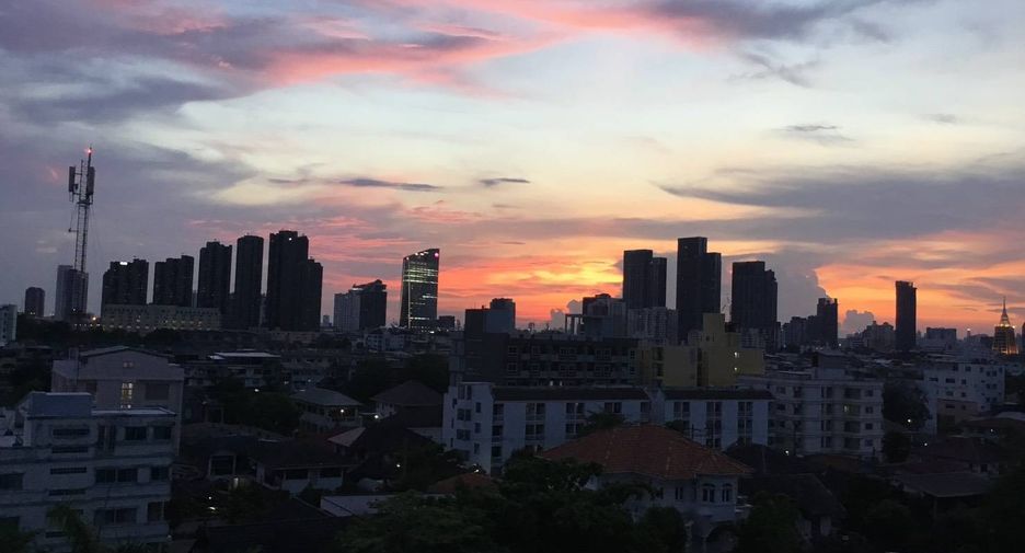 For sale 1 bed condo in Bang Na, Bangkok