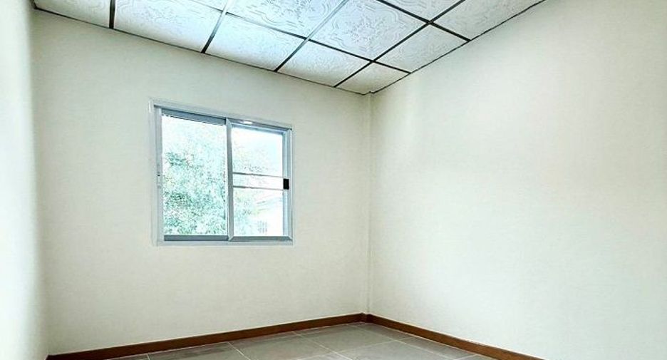 For sale 3 bedrooms townhouse in Mueang Samut Sakhon, Samut Sakhon