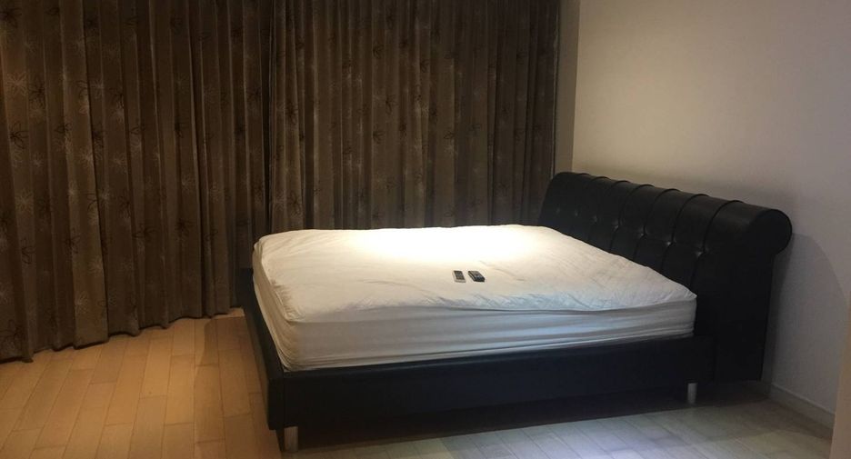 For rent 3 bedrooms condo in Watthana, Bangkok
