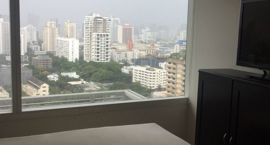 For rent 3 bedrooms condo in Watthana, Bangkok