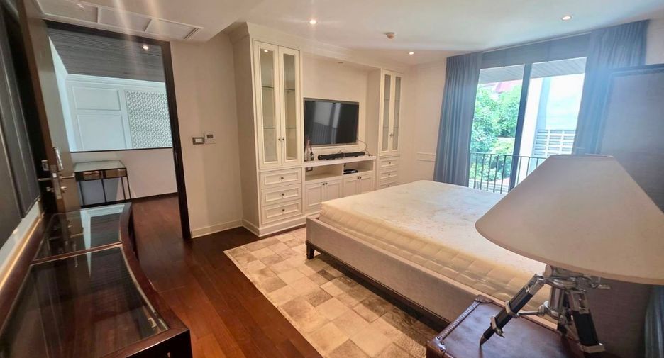 À louer 3 chambres condo à Yan Nawa, Bangkok