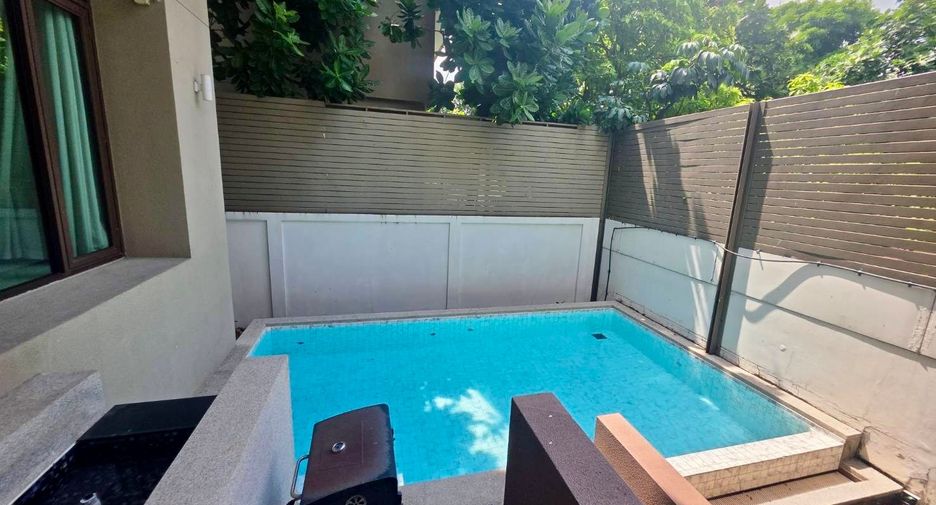 À louer 3 chambres condo à Yan Nawa, Bangkok