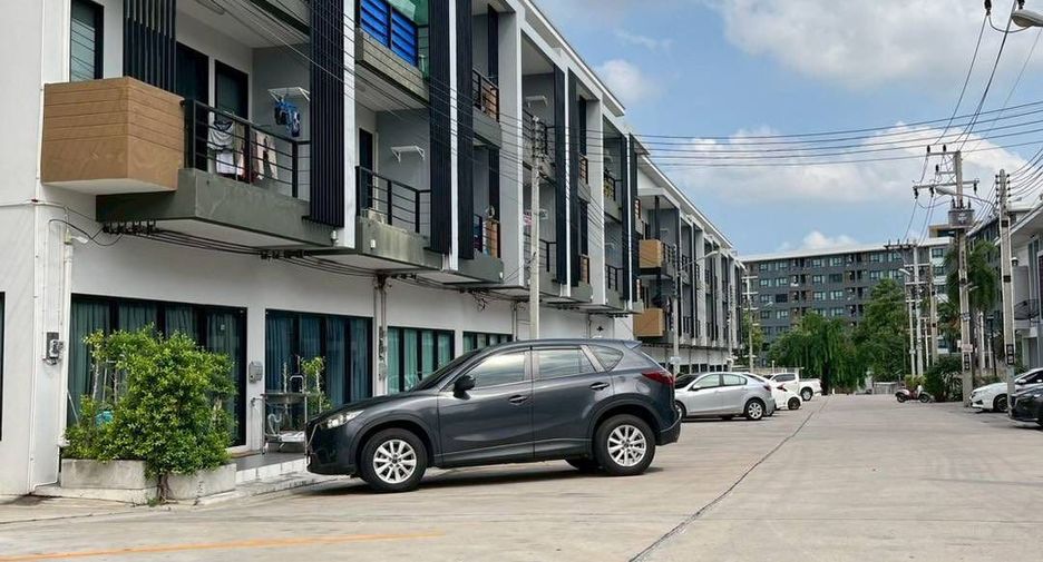 À vendre 6 chambres local commercial à Si Racha, Chonburi