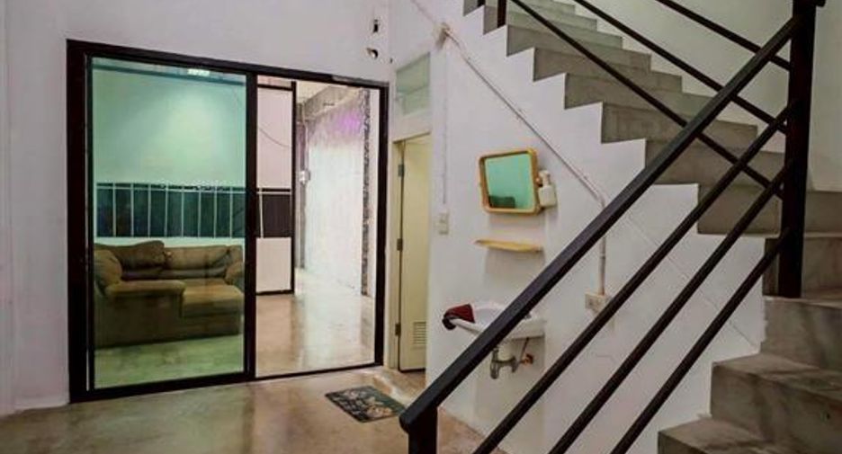 Local comercial en venta de 2 habitaciones en Lam Luk Ka, Pathum Thani