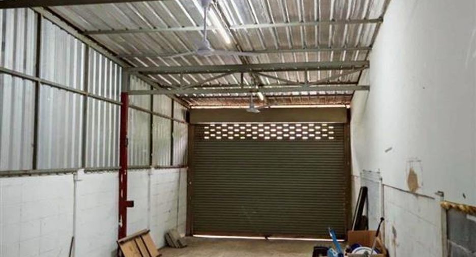 Local comercial en venta de 2 habitaciones en Lam Luk Ka, Pathum Thani
