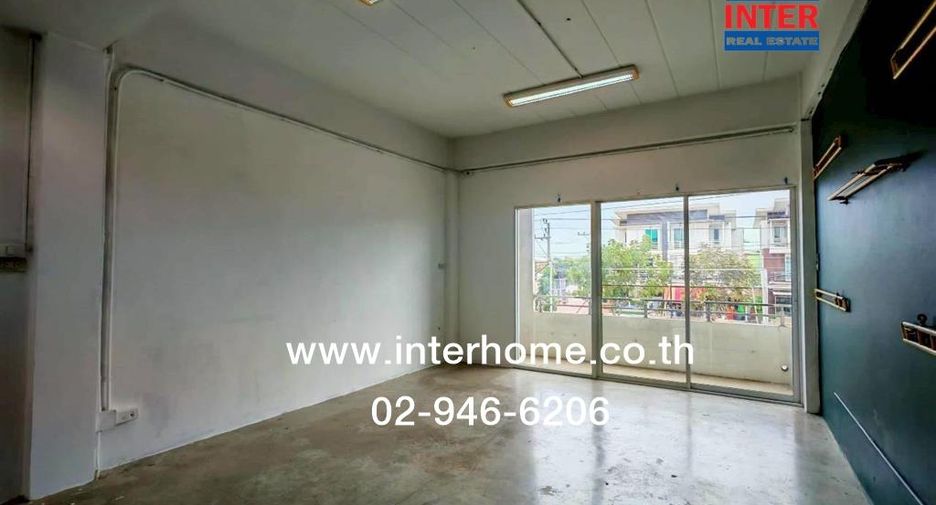 Local comercial en venta de 2 habitaciones en Lam Luk Ka, Pathum Thani