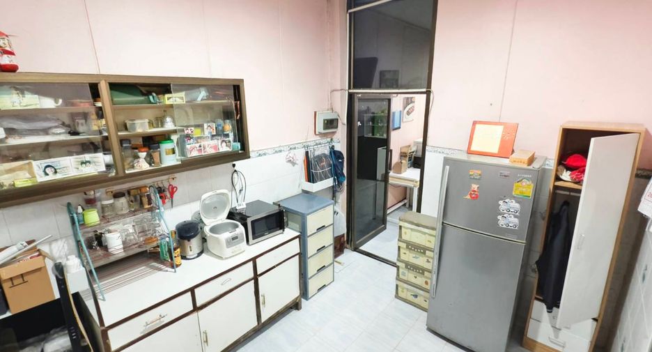 For sale 2 bedrooms retail Space in Mueang Chiang Mai, Chiang Mai
