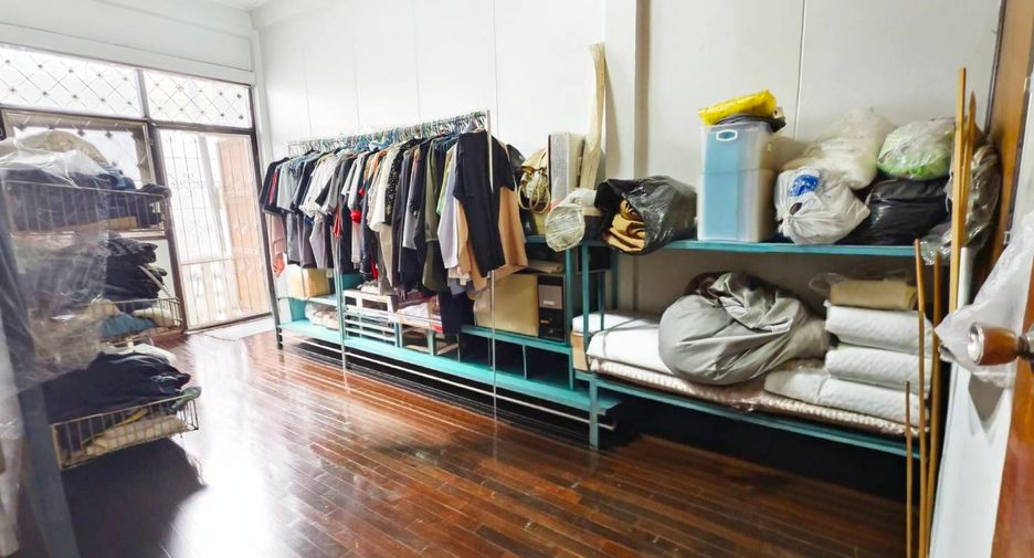For sale 2 bedrooms retail Space in Mueang Chiang Mai, Chiang Mai