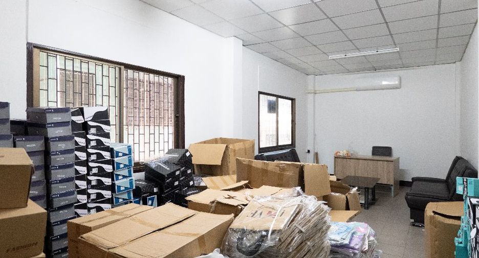 For sale retail Space in Samphanthawong, Bangkok