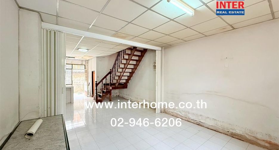 Reihenhaus zum Kauf mit 2 Zimmer in Taling Chan, Bangkok