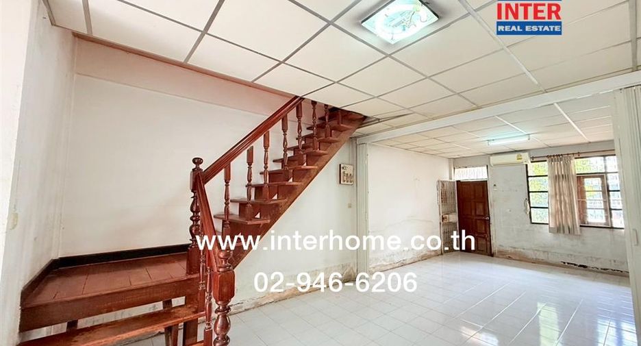 Reihenhaus zum Kauf mit 2 Zimmer in Taling Chan, Bangkok