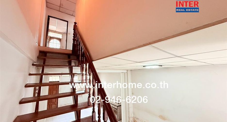 Reihenhaus zum Kauf mit 2 Zimmer in Taling Chan, Bangkok