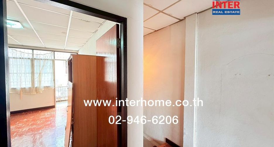 Reihenhaus zum Kauf mit 2 Zimmer in Taling Chan, Bangkok