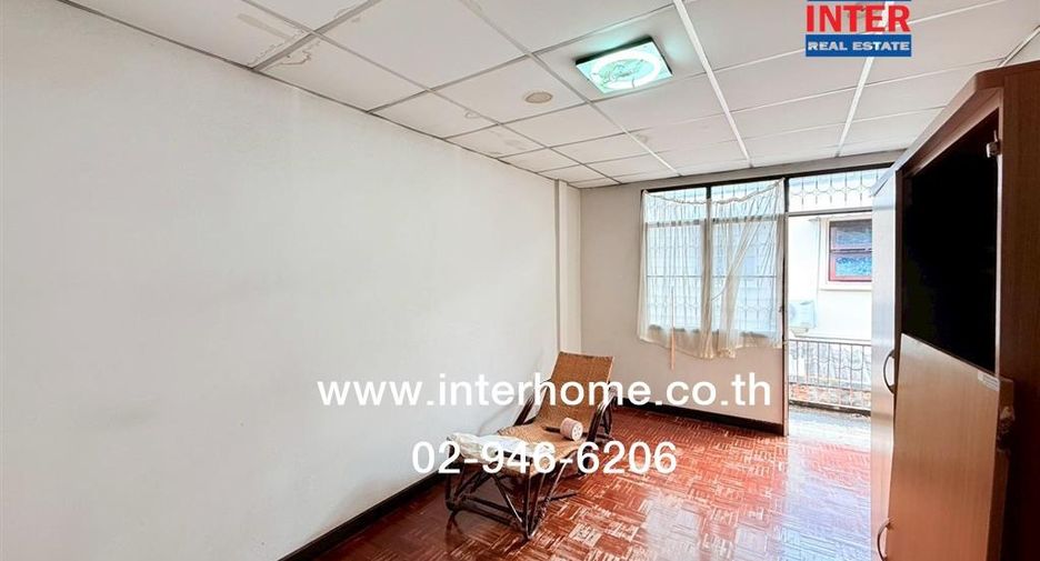 Reihenhaus zum Kauf mit 2 Zimmer in Taling Chan, Bangkok