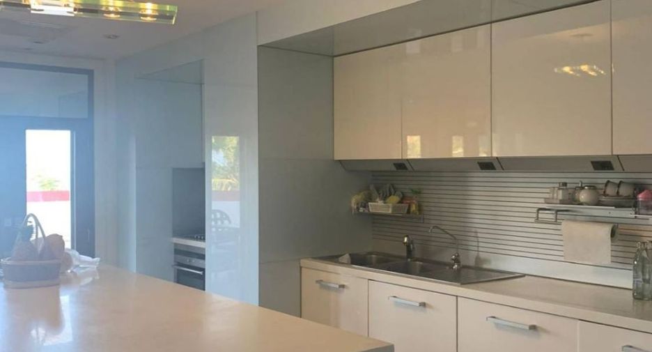For sale 4 bedrooms condo in Cha Am, Phetchaburi