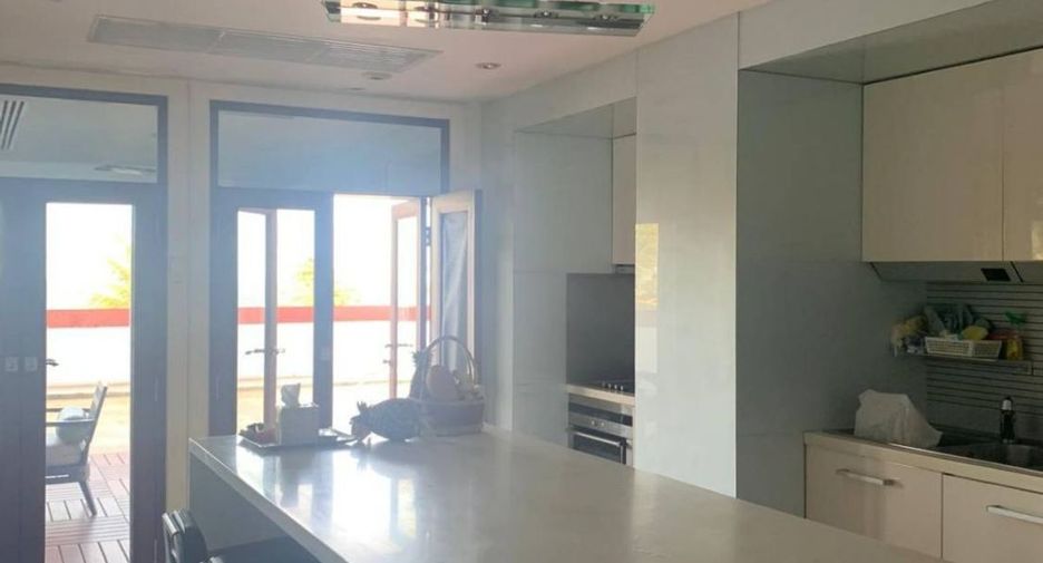 For sale 4 bedrooms condo in Cha Am, Phetchaburi