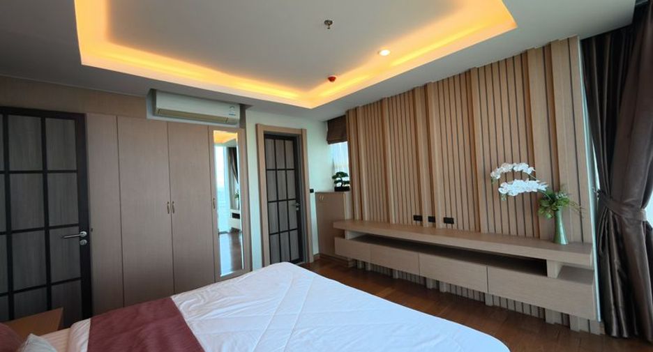For rent 2 bedrooms condo in Si Racha, Chonburi