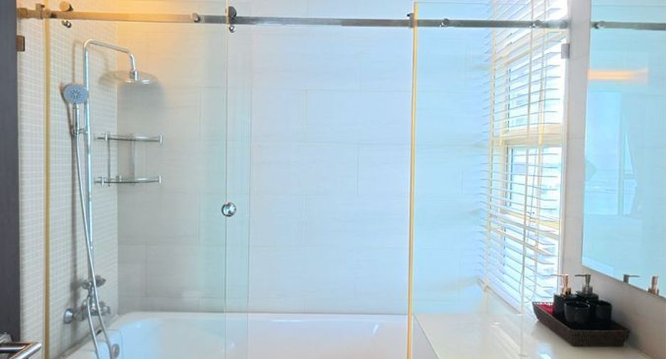 For rent 2 bedrooms condo in Si Racha, Chonburi