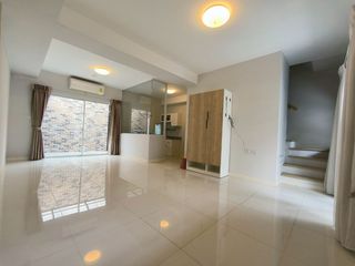 For sale 3 bedrooms townhouse in Lat Krabang, Bangkok