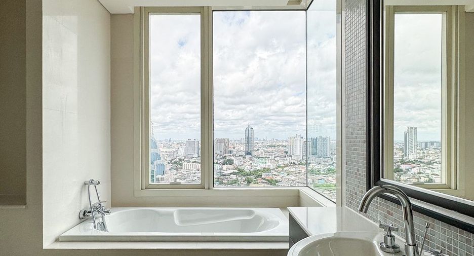 For sale 3 bedrooms condo in Bang Kho Laem, Bangkok